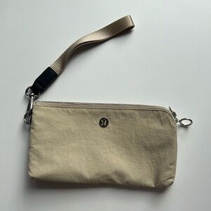 lululemon wristlet